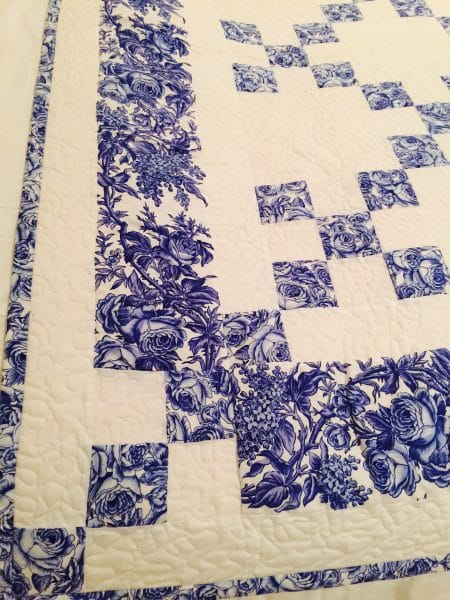 Delft Blue Chaining Nine Patch Quilt and Pattern susies-scraps.com Delft Blue Chaining Nine Patch Quilt and Pattern susies-scraps.com