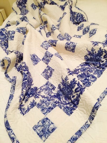 Delft Blue Chaining Nine Patch Quilt and Pattern susies-scraps.com Delft Blue Chaining Nine Patch Quilt and Pattern susies-scraps.com