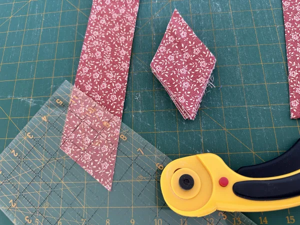 Hexagon Stars Quilt Antique Inspired - Part 4 Diamond Circles susies-scraps.com