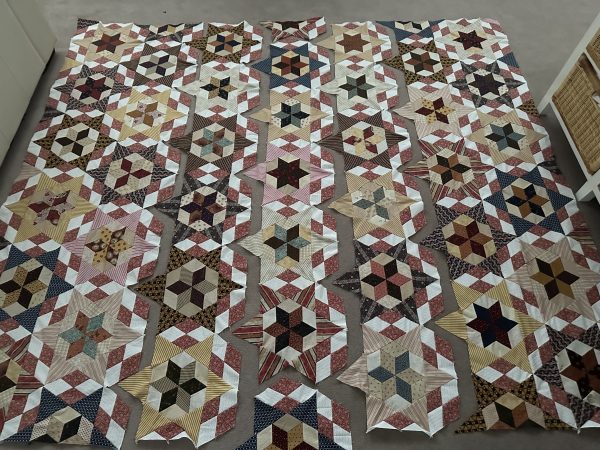 Hexagon Stars Diamond Circles Quilt - Part 5 Making the Rows susies-scraps.com
