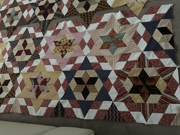 Hexagon Stars Diamond Circles Quilt - Part 5 Making the Rows susies-scraps.com
